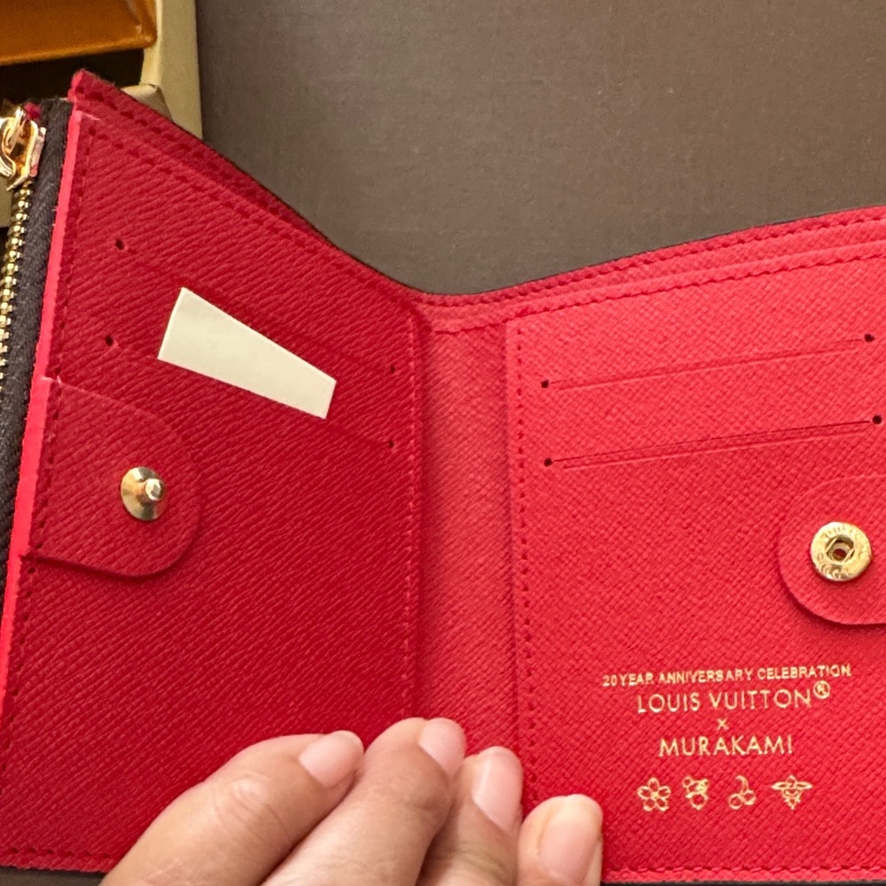 Beautiful Wallet. - Picture 3 of 7